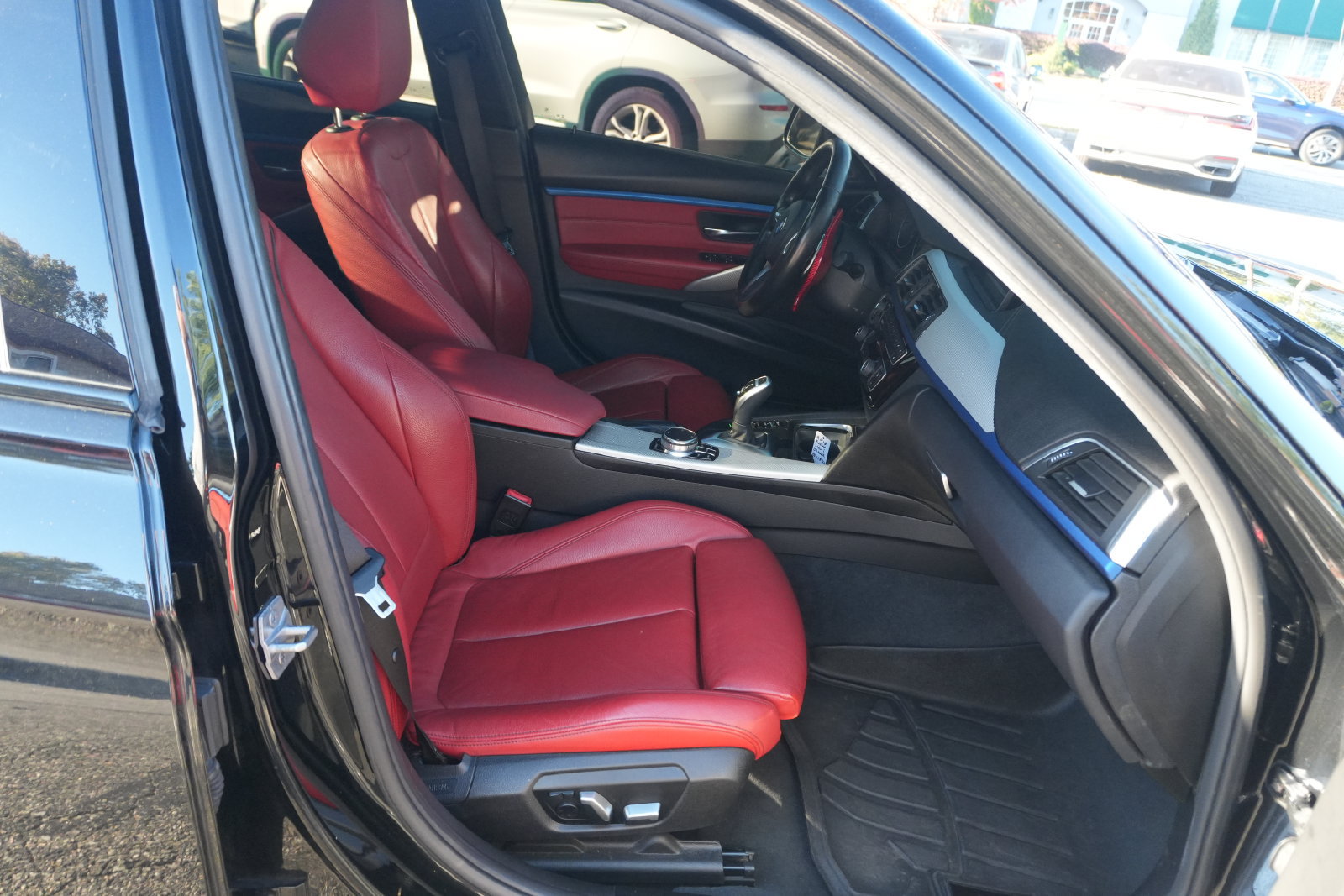 Used 2018 BMW 340i xDrive Sedan w/ Premium Package AWD/4WD image 16