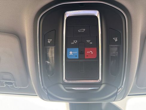 Used 2023 Jeep Grand Cherokee Limited AWD/4WD image 61
