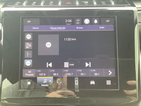 Used 2022 Jeep Grand Cherokee Altitude AWD/4WD image 19
