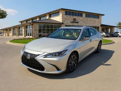 New 2025 Lexus ES 350 w/ Premium Package