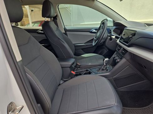 Used 2022 Volkswagen Taos SE FWD image 12