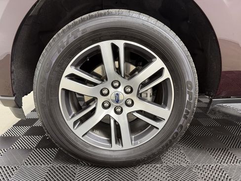 Used 2024 Ford Expedition Limited image 10