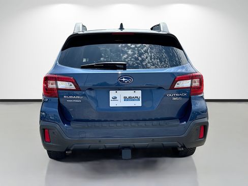 Used 2019 Subaru Outback 3.6R Limited AWD/4WD image 4
