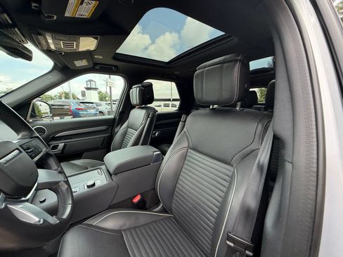 Used 2024 Land Rover Discovery Dynamic SE AWD/4WD image 11