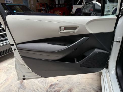 Used 2022 Toyota Corolla LE FWD image 27