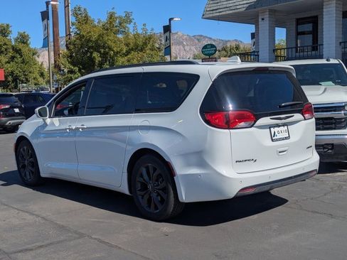 Used 2018 Chrysler Pacifica Limited w/ Advanced Safetytec Group image 6