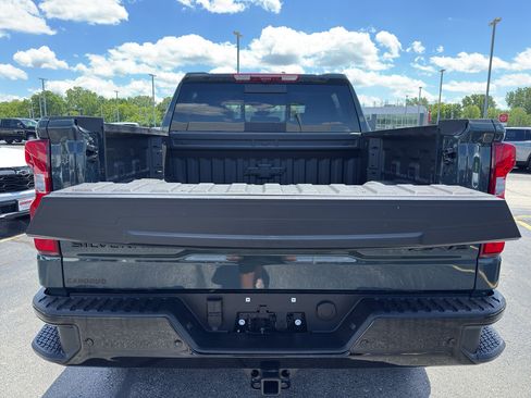 Certified 2026 Chevrolet Silverado 1500 ZR2 w/ Dark Appearance Package AWD/4WD image 8