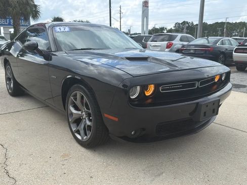 Used 2017 Dodge Challenger R/T Plus RWD image 7