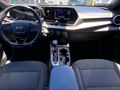 Used 2024 Chevrolet Trax RS FWD image 15