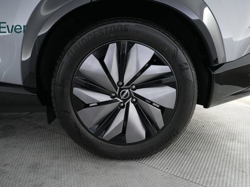Used 2024 Nissan Ariya AWD image 9