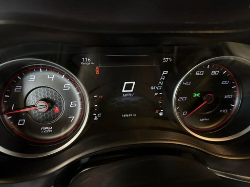 Used 2015 Dodge Charger SE w/ Sport Appearance Group image 19