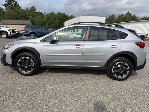Used 2021 Subaru Crosstrek 2.0i Premium w/ Moonroof Package AWD/4WD image 3