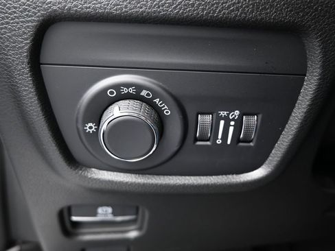 Used 2024 Jeep Grand Cherokee Altitude image 29