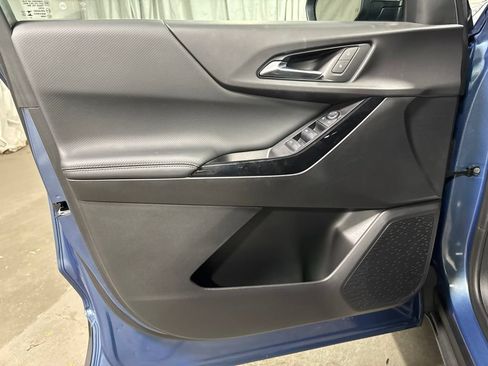 Used 2025 Chevrolet Equinox LT FWD image 15