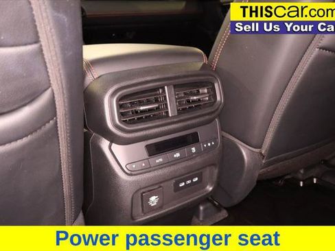 Used 2025 Honda Pilot TrailSport image 29