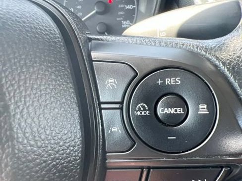 Used 2025 Toyota Corolla LE FWD image 12
