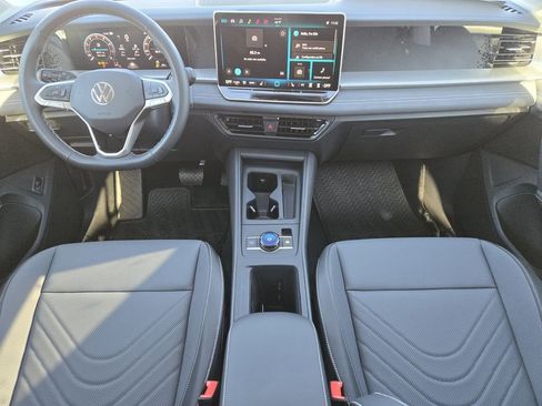 New 2026 Volkswagen Tiguan SE FWD image 20