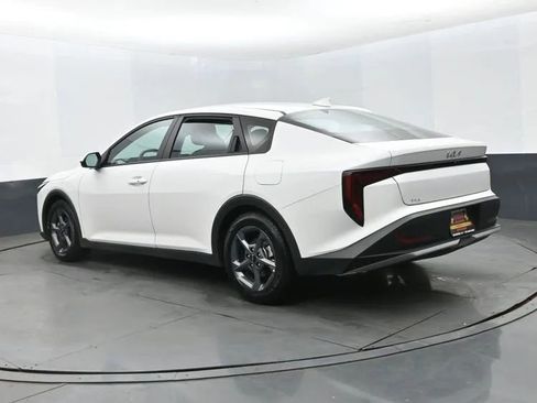 Used 2025 Kia K4 FWD image 9