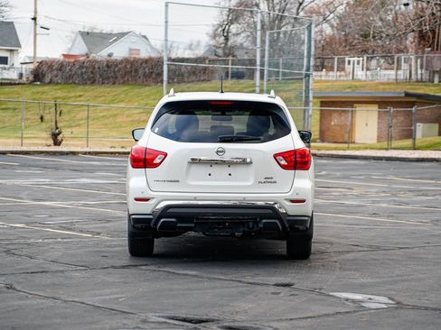 Used 2018 Nissan Pathfinder Platinum image 6