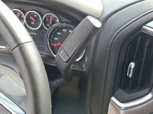Certified 2021 Chevrolet Silverado 1500 LT AWD/4WD image 15