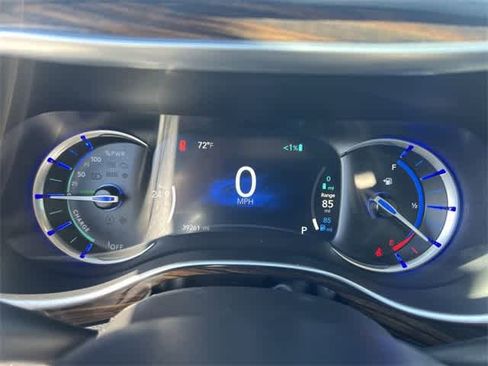 Used 2021 Chrysler Pacifica Limited w/ Uconnect Theater Family Group image 19