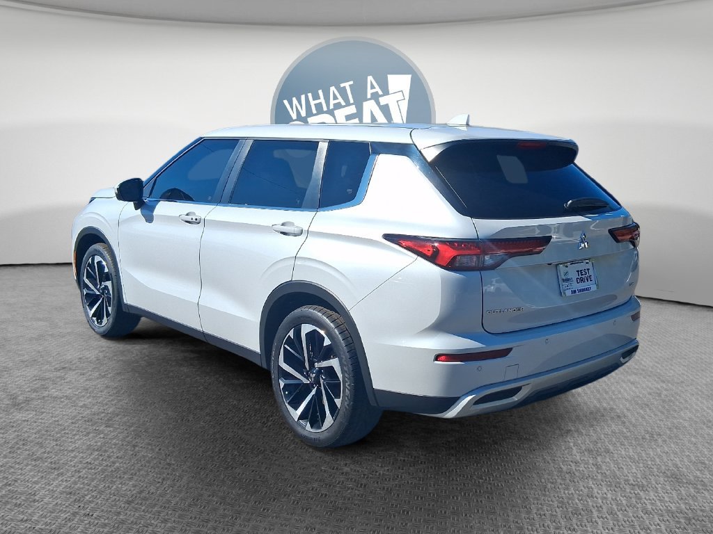 Used 2024 Mitsubishi Outlander FWD image 6