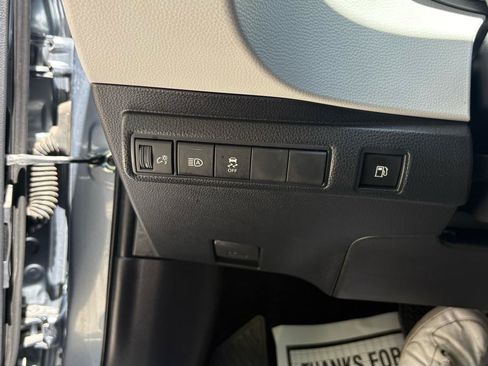 Used 2024 Toyota Corolla SE w/ SE Package FWD image 16