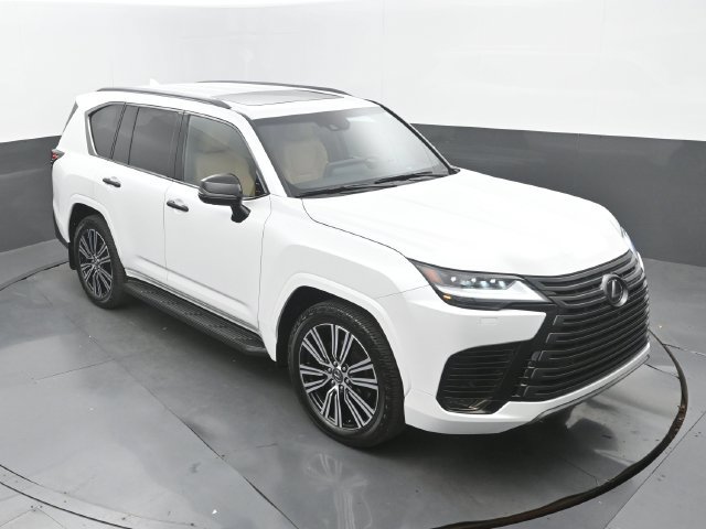 Used 2024 Lexus LX 600 4WD w/ Appearance Package image 27