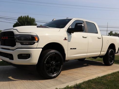 Used 2024 RAM 3500 Laramie w/ Night Edition image 9