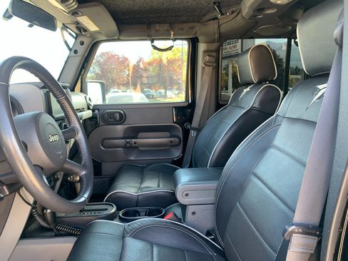 Used 2010 Jeep Wrangler Unlimited Rubicon w/ Dual Top Group image 36