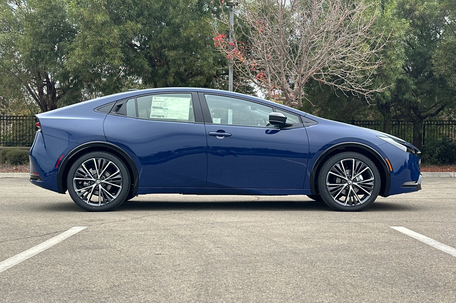New 2027 Toyota Prius Limited FWD image 3
