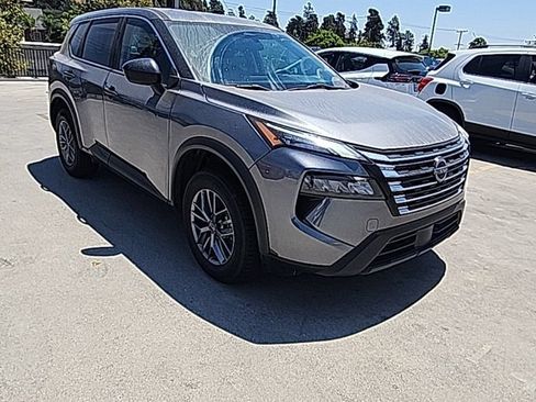 Used 2024 Nissan Rogue S FWD image 8