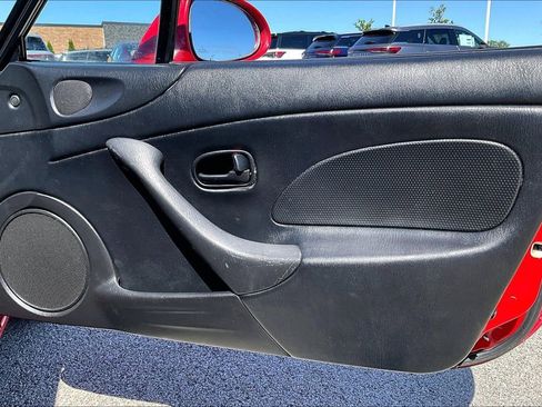 Used 2001 MAZDA MX-5 Miata RWD image 23