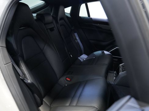Used 2022 Porsche Panamera 4S w/ Premium Package AWD/4WD image 39