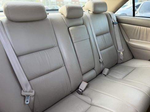 Used 2005 Toyota Camry LE FWD image 18
