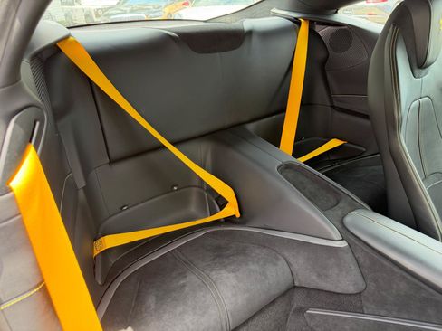 Used 2022 Ferrari Roma RWD image 50