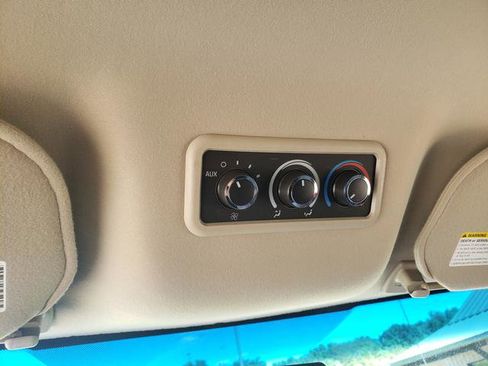 Used 2015 GMC Savana 2500 LS image 25