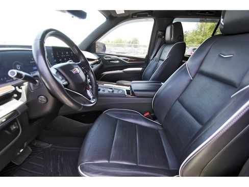 Used 2023 Cadillac Escalade Premium Luxury AWD/4WD image 16