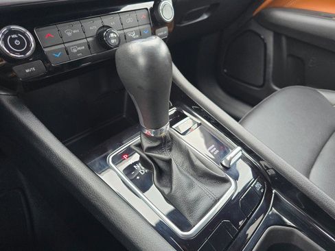 Used 2024 Jeep Compass Limited image 37