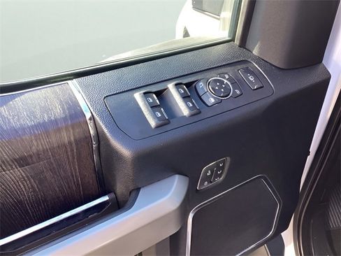 Used 2020 Ford F250 Lariat w/ Lariat Ultimate Package image 19