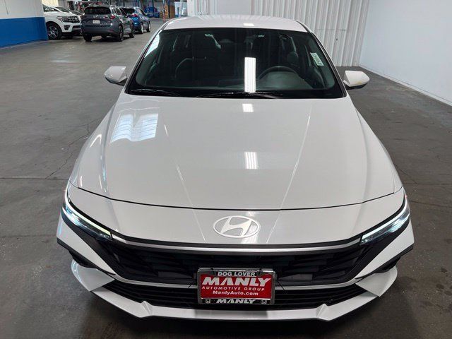 Used 2024 Hyundai Elantra SEL FWD image 8