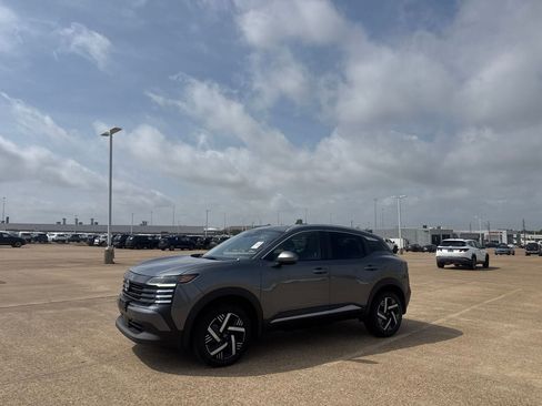 Certified 2025 Nissan Kicks SV w/ SV Premium Package FWD image 10