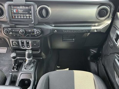 Used 2019 Jeep Wrangler Sport AWD/4WD image 17