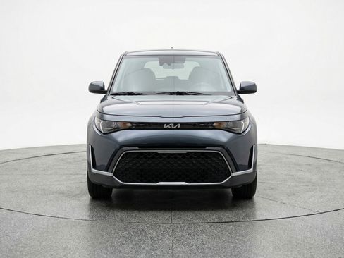 Used 2025 Kia Soul LX w/ LX Technology Package FWD image 2