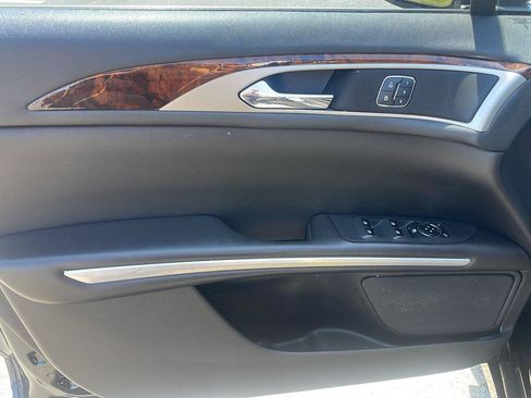 Used 2013 Lincoln MKZ FWD image 13