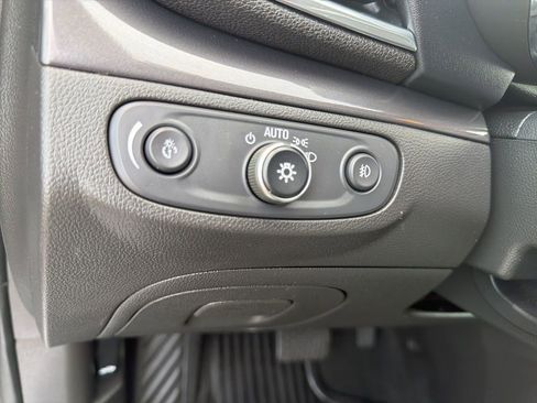 Used 2020 Buick Encore Essence FWD image 21