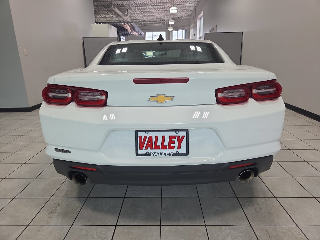 Used 2019 Chevrolet Camaro LT w/ Technology Package RWD image 11
