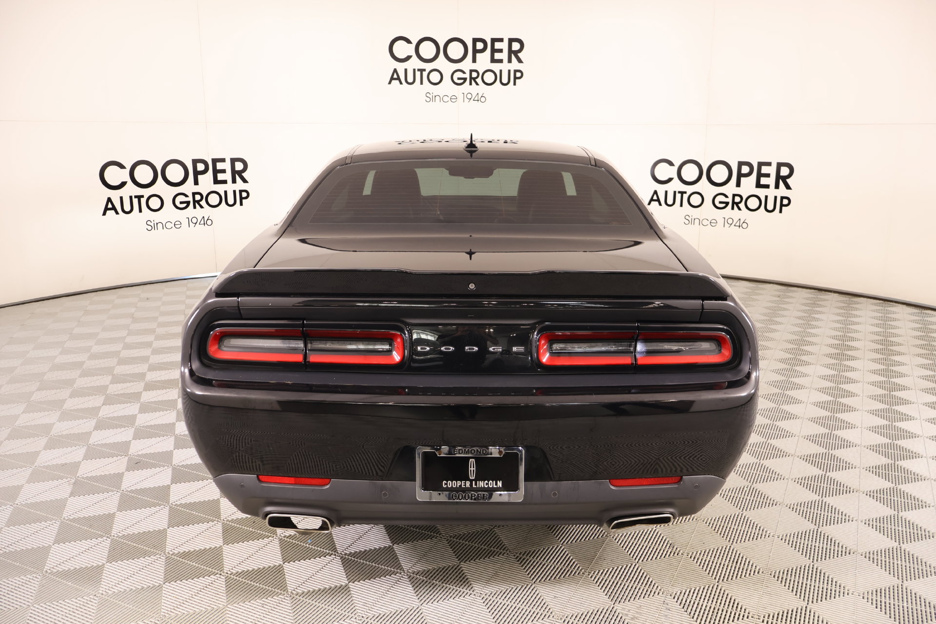 Used 2018 Dodge Challenger SXT Plus RWD image 19