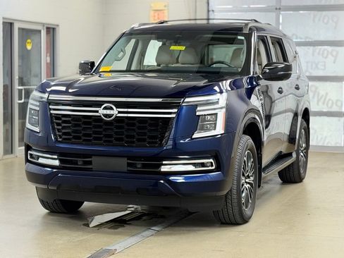 Used 2025 Nissan Armada Platinum w/ Convenience Package AWD/4WD image 3