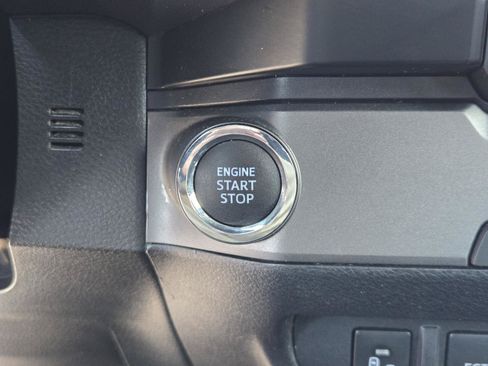 Used 2022 Toyota Tacoma TRD Off-Road w/ Technology Package RWD image 11
